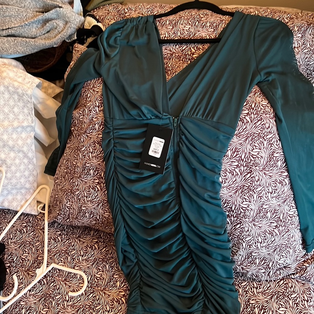 Super cute body con dress with tags